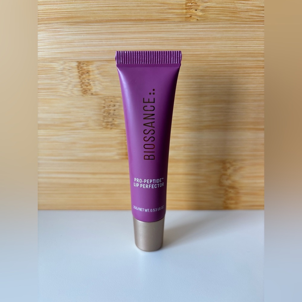 BIOSSANCE Pro-Peptide™ Hydrating Lip Perfector Balm with
Hyaluronic Acid